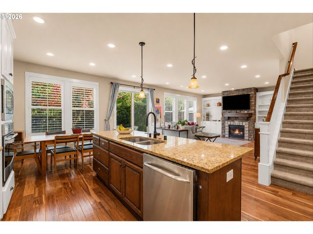 16850 Sw LEDGESTONE Dr, Beaverton, OR 97007