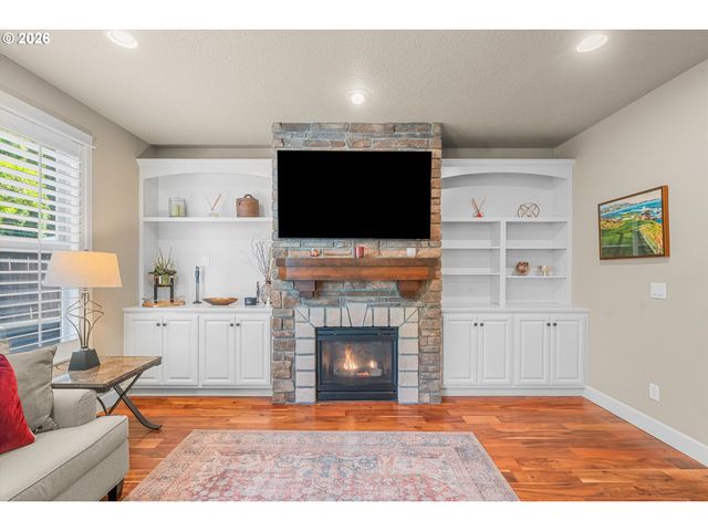 16850 Sw LEDGESTONE Dr, Beaverton, OR 97007