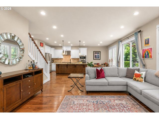 16850 Sw LEDGESTONE Dr, Beaverton, OR 97007