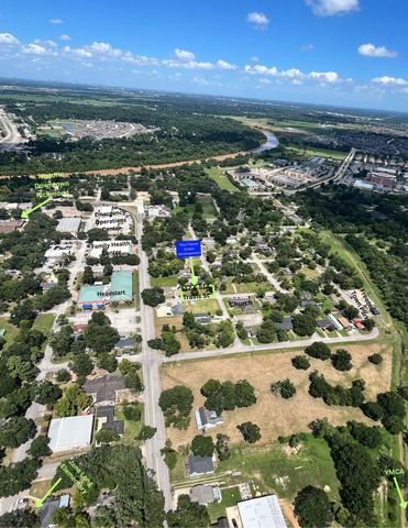 512 and 514 Travis Street, Richmond, TX 77469