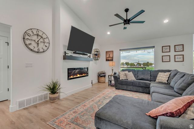 255 E VENTURA BLVD, Stansbury Park, UT 84074