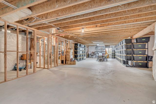 255 E VENTURA BLVD, Stansbury Park, UT 84074