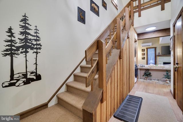 50 Doe Run 50, Lake Harmony, PA 18624