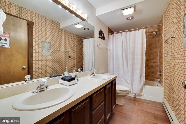 50 Doe Run 50, Lake Harmony, PA 18624