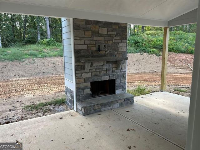 102 Barnwood Pointe Drive, Dallas, GA 30132