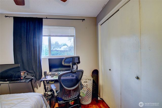 388 NW 11th Court, Oak Harbor, WA 98277