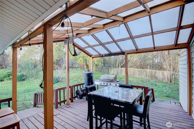 388 NW 11th Court, Oak Harbor, WA 98277