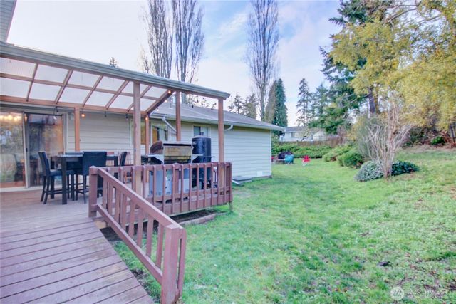 388 NW 11th Court, Oak Harbor, WA 98277