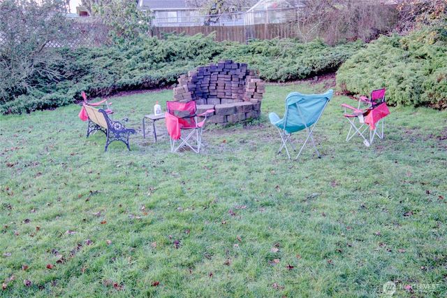 388 NW 11th Court, Oak Harbor, WA 98277