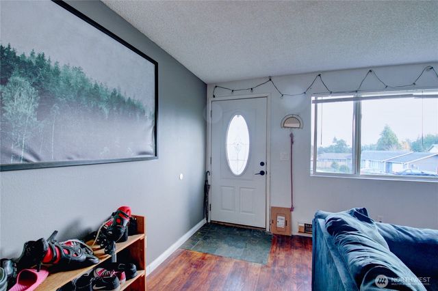 388 NW 11th Court, Oak Harbor, WA 98277