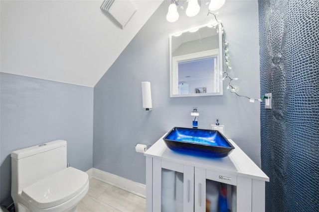 234 36TH AVENUE NE, St Petersburg, FL 33704