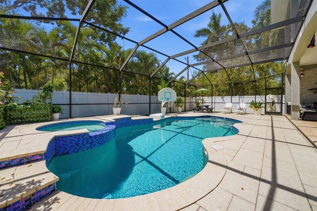 234 36TH AVENUE NE, St Petersburg, FL 33704