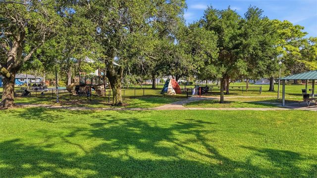 234 36TH AVENUE NE, St Petersburg, FL 33704