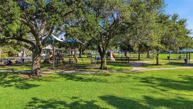 234 36TH AVENUE NE, St Petersburg, FL 33704