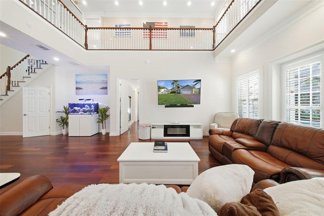 234 36TH AVENUE NE, St Petersburg, FL 33704