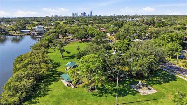 234 36TH AVENUE NE, St Petersburg, FL 33704