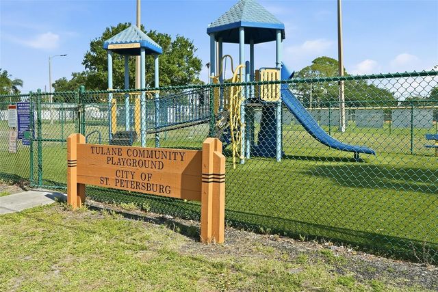 234 36TH AVENUE NE, St Petersburg, FL 33704