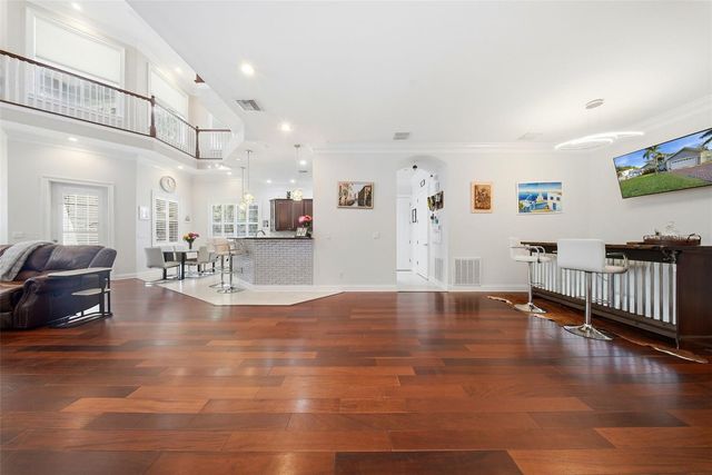 234 36TH AVENUE NE, St Petersburg, FL 33704