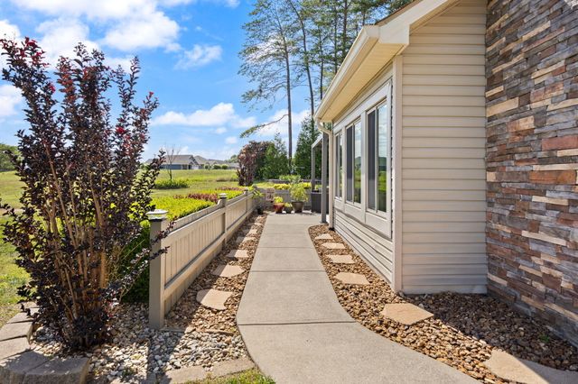 413 Deer Lake Place, Bronston, KY 42518