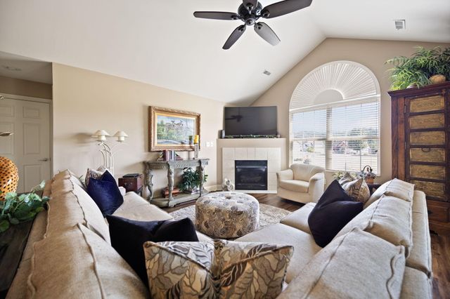 413 Deer Lake Place, Bronston, KY 42518