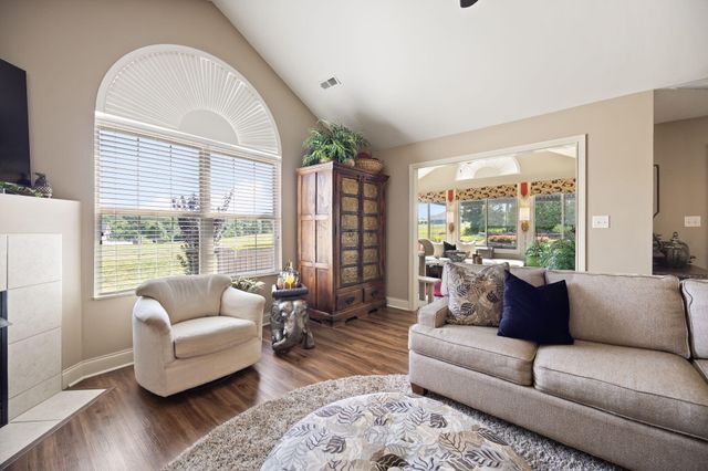 413 Deer Lake Place, Bronston, KY 42518