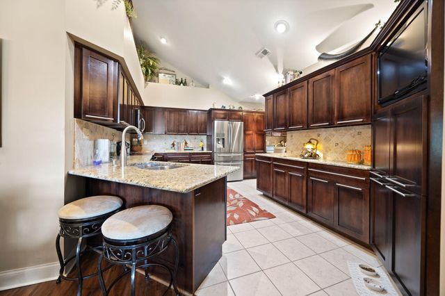 413 Deer Lake Place, Bronston, KY 42518