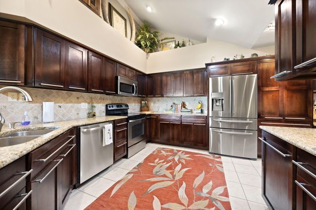 413 Deer Lake Place, Bronston, KY 42518