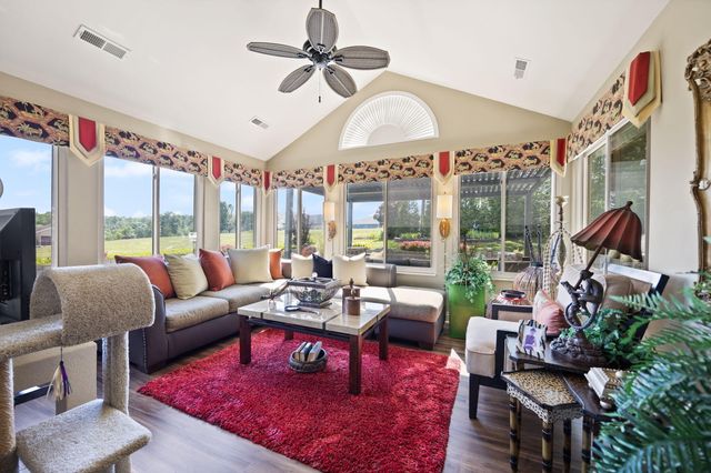 413 Deer Lake Place, Bronston, KY 42518