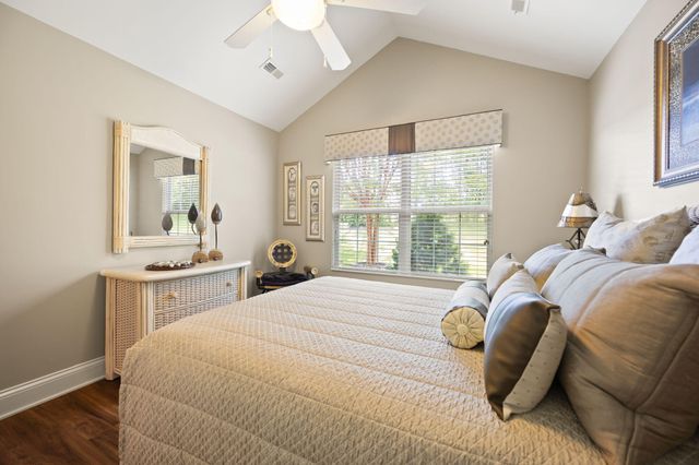 413 Deer Lake Place, Bronston, KY 42518