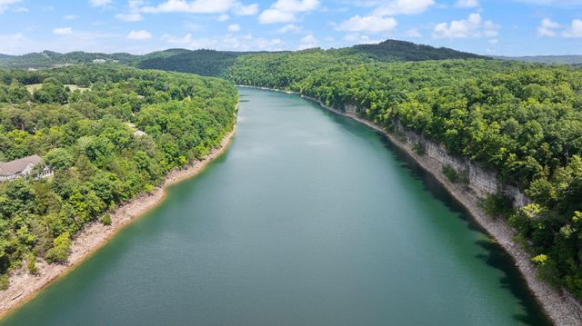 413 Deer Lake Place, Bronston, KY 42518