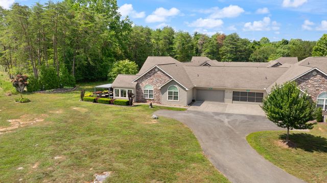 413 Deer Lake Place, Bronston, KY 42518