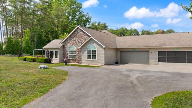 413 Deer Lake Place, Bronston, KY 42518