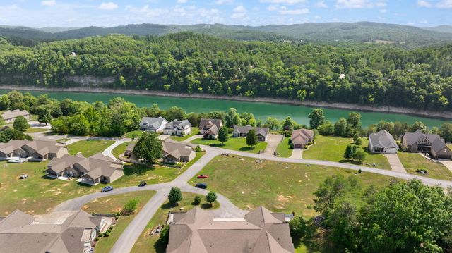 413 Deer Lake Place, Bronston, KY 42518