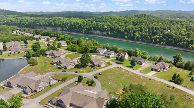 413 Deer Lake Place, Bronston, KY 42518