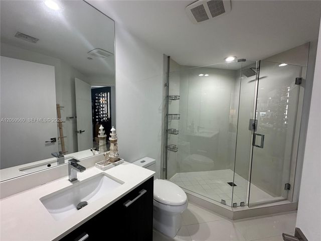 45 SW 9th St 2501, Miami, FL 33130