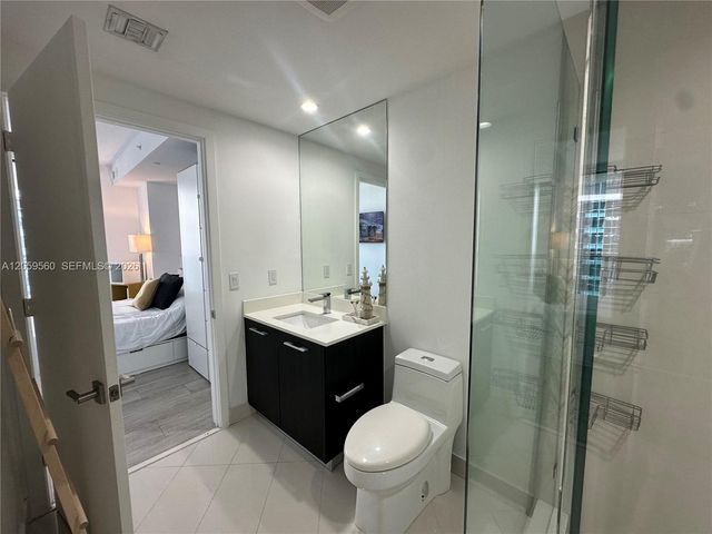 45 SW 9th St 2501, Miami, FL 33130