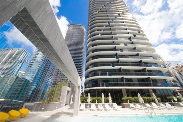 45 SW 9th St 2501, Miami, FL 33130