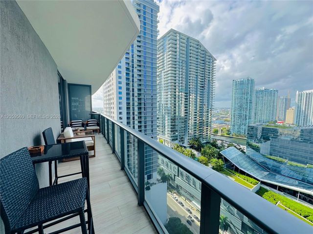 45 SW 9th St 2501, Miami, FL 33130