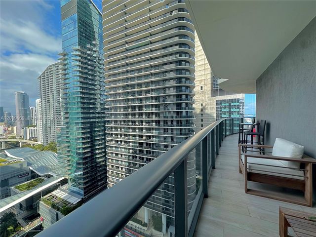 45 SW 9th St 2501, Miami, FL 33130