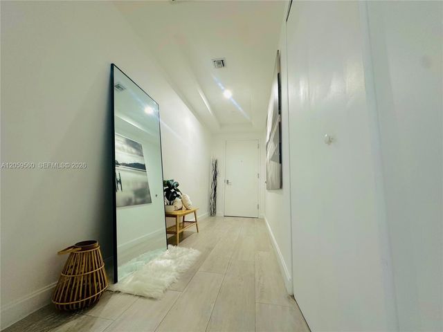 45 SW 9th St 2501, Miami, FL 33130
