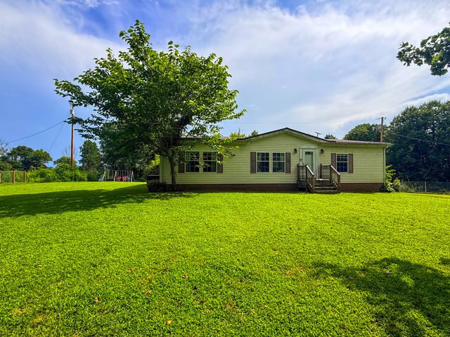 1818 Groveland Ridge Rd, Columbia, TN 38401