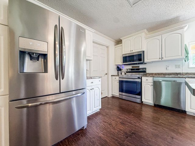 1818 Groveland Ridge Rd, Columbia, TN 38401