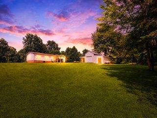 1818 Groveland Ridge Rd, Columbia, TN 38401