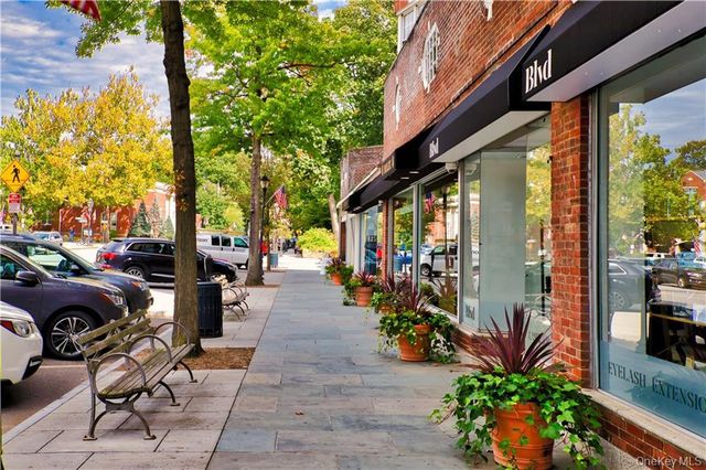 188 Garth Road 1W, Scarsdale, NY 10583