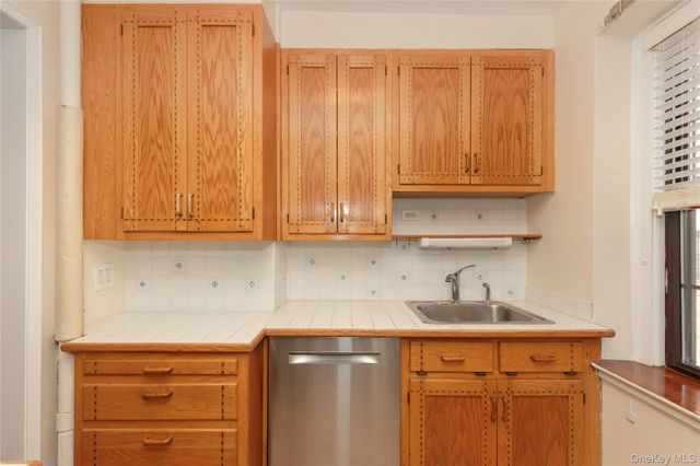 188 Garth Road 1W, Scarsdale, NY 10583