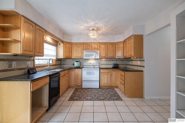 723 S 153rd Circle, Omaha, NE 68154