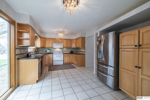 723 S 153rd Circle, Omaha, NE 68154