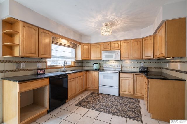 723 S 153rd Circle, Omaha, NE 68154