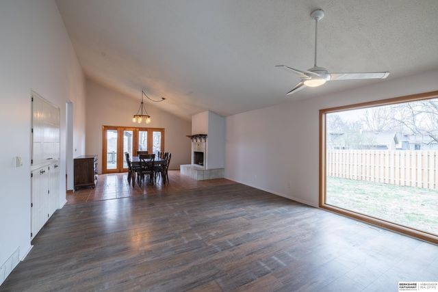 723 S 153rd Circle, Omaha, NE 68154