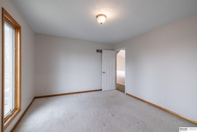 723 S 153rd Circle, Omaha, NE 68154